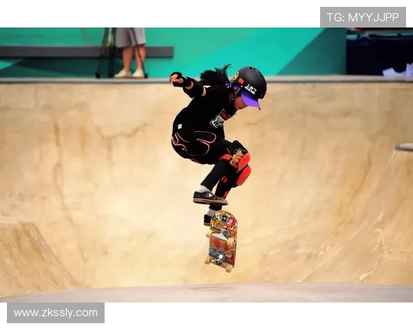 全国街舞大赛点评杭州滑板队心理素质展现与团队协作的完美结合