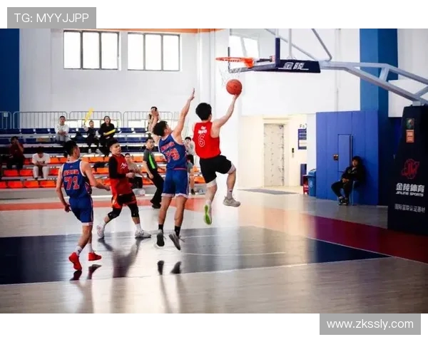 以篮球为纽带探索团队协作与青春激情在运动场上的无限可能 以篮球为纽带探索团队协作与青春激情在运动场上的无限可能