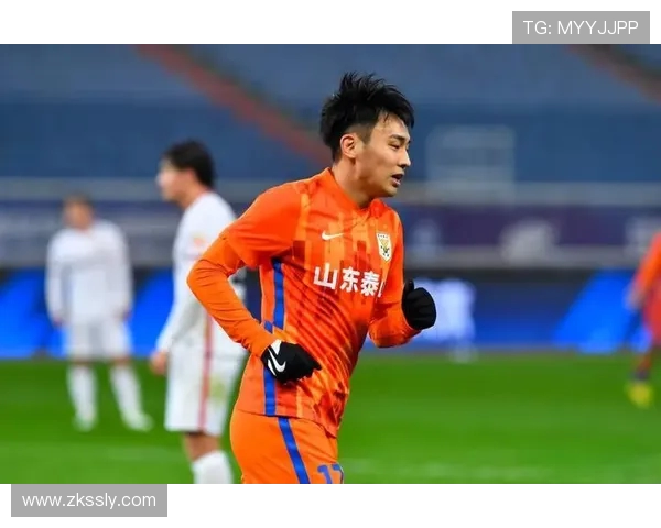 山东鲁能队迎战重庆队全力争胜展现球队实力与斗志 山东鲁能队迎战重庆队全力争胜展现球队实力与斗志